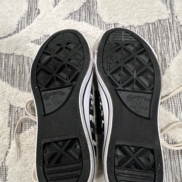 Worn once! Like brand-new! High-top Converse - Picture 4 of 4